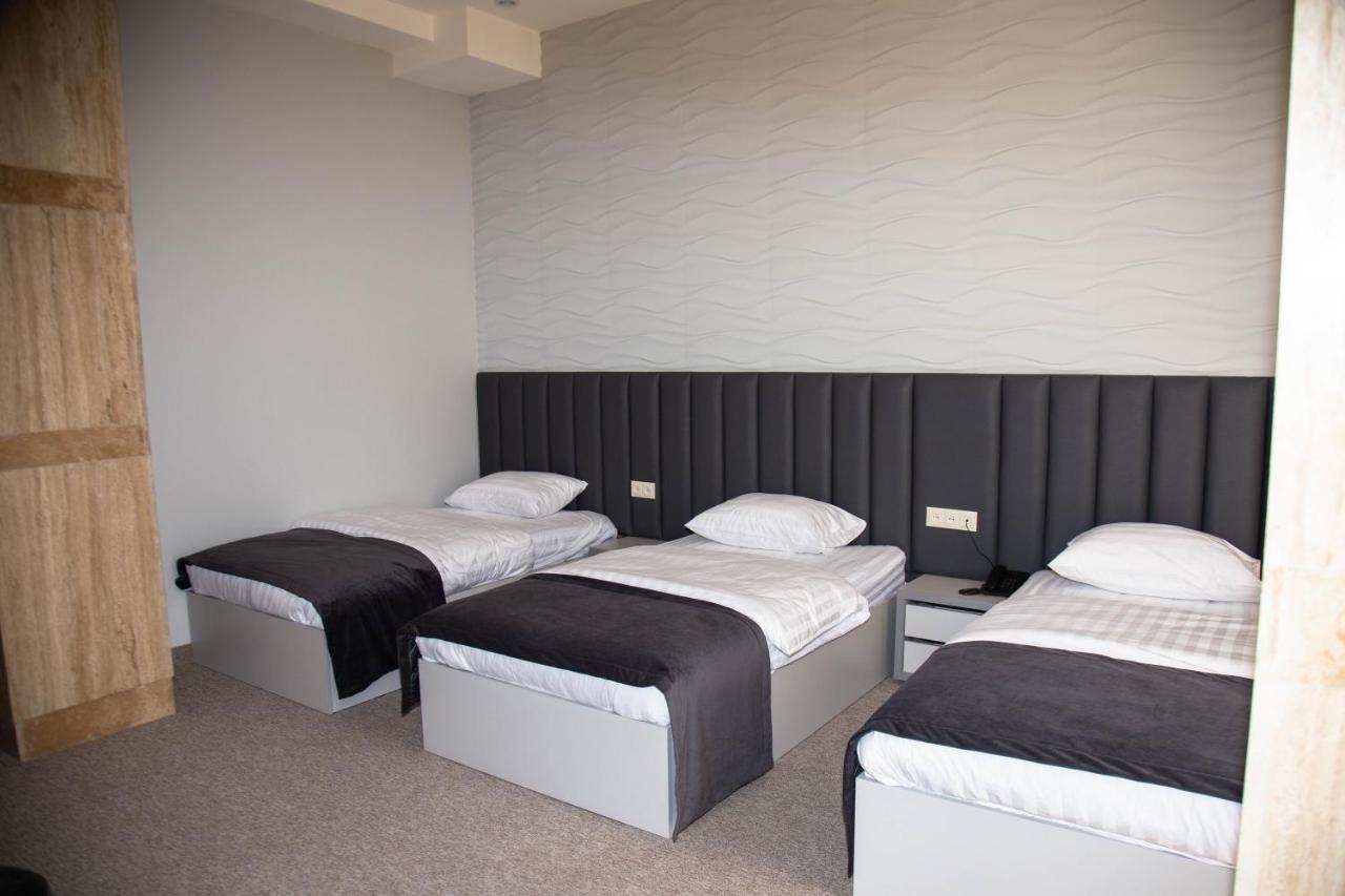 Port Plaza Evn Hotel P'arak'ar Kültér fotó