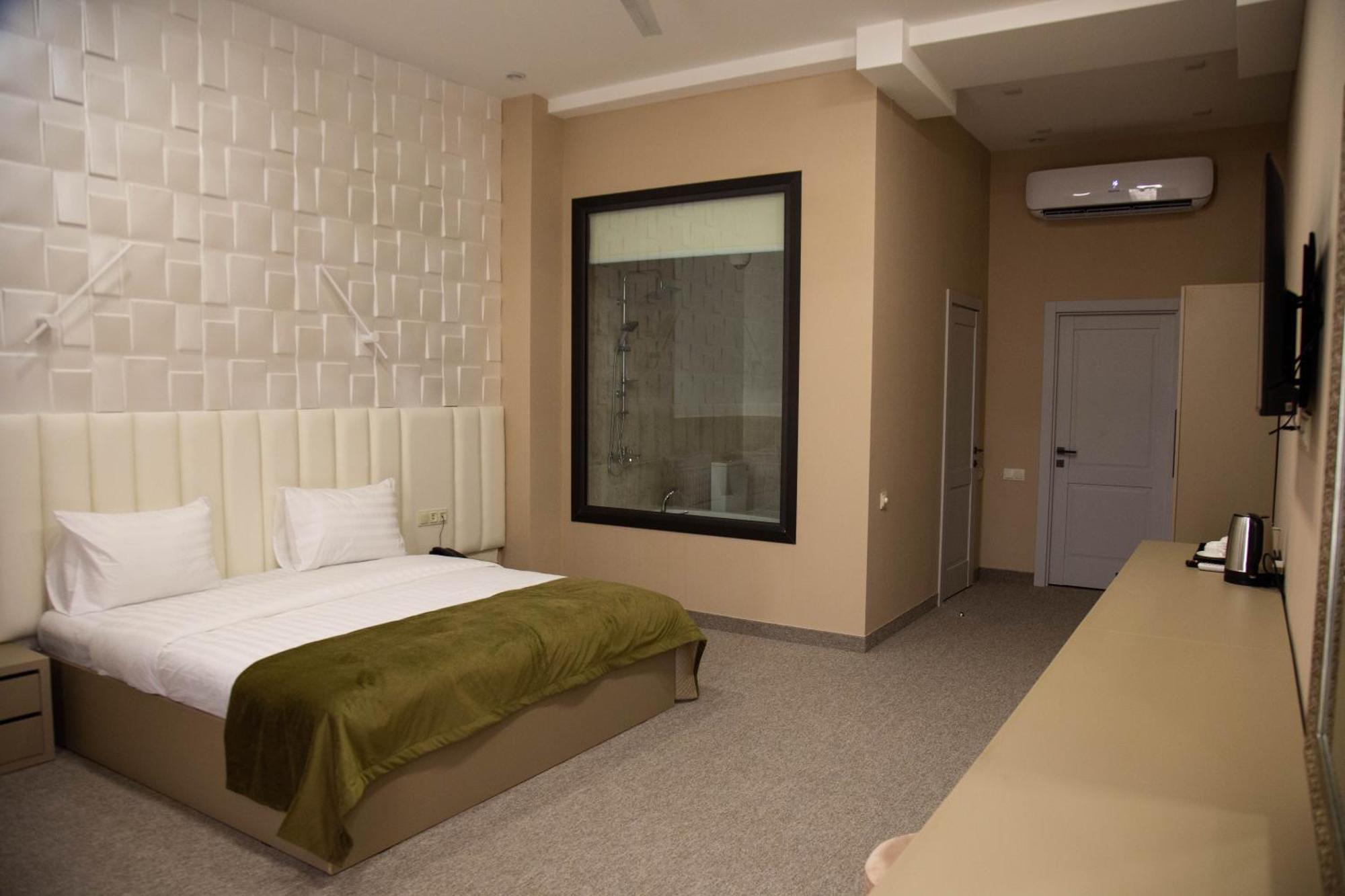 Port Plaza Evn Hotel P'arak'ar Kültér fotó