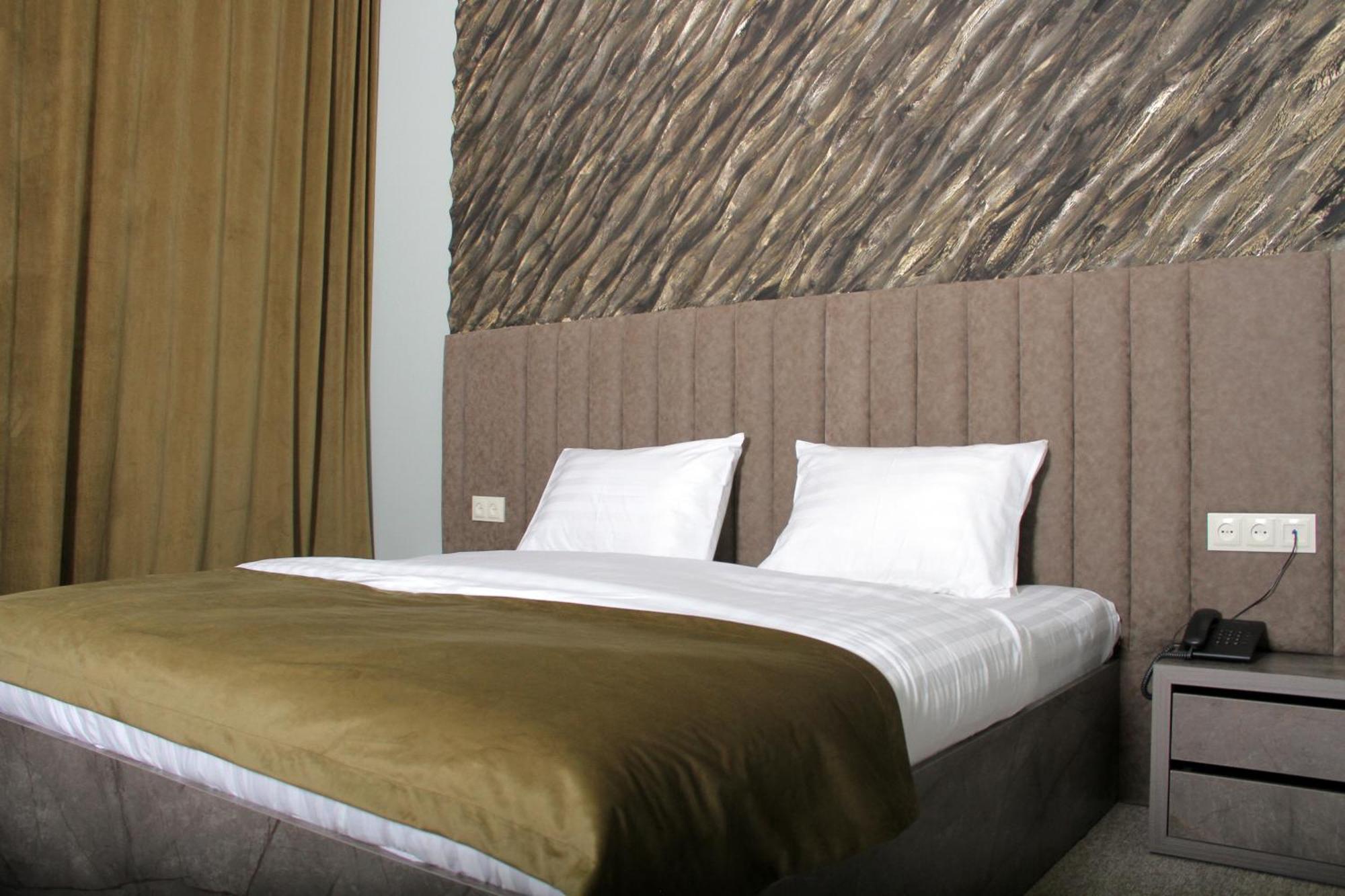 Port Plaza Evn Hotel P'arak'ar Kültér fotó