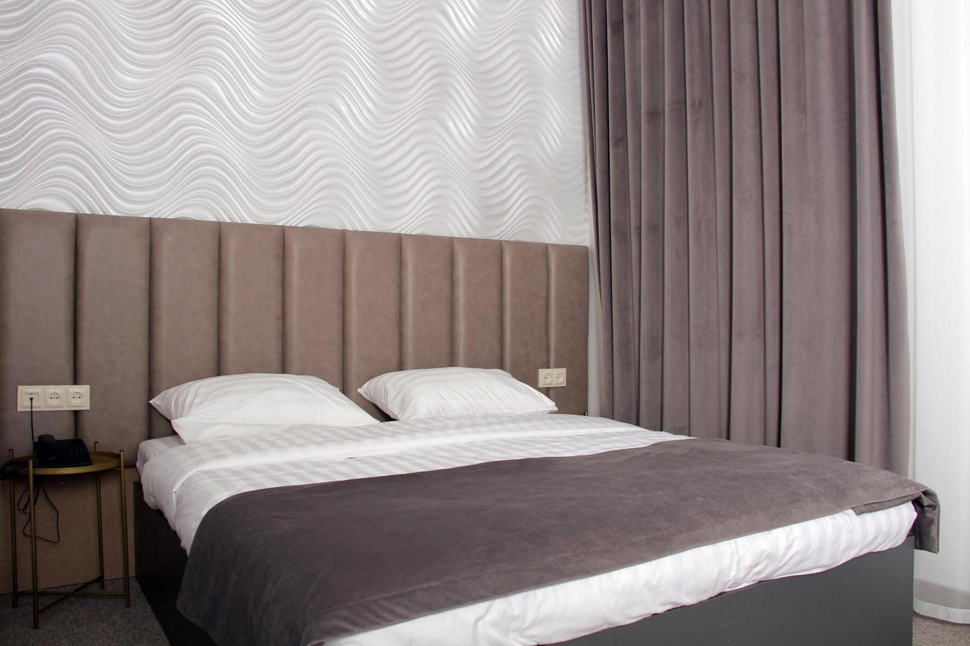 Port Plaza Evn Hotel P'arak'ar Kültér fotó