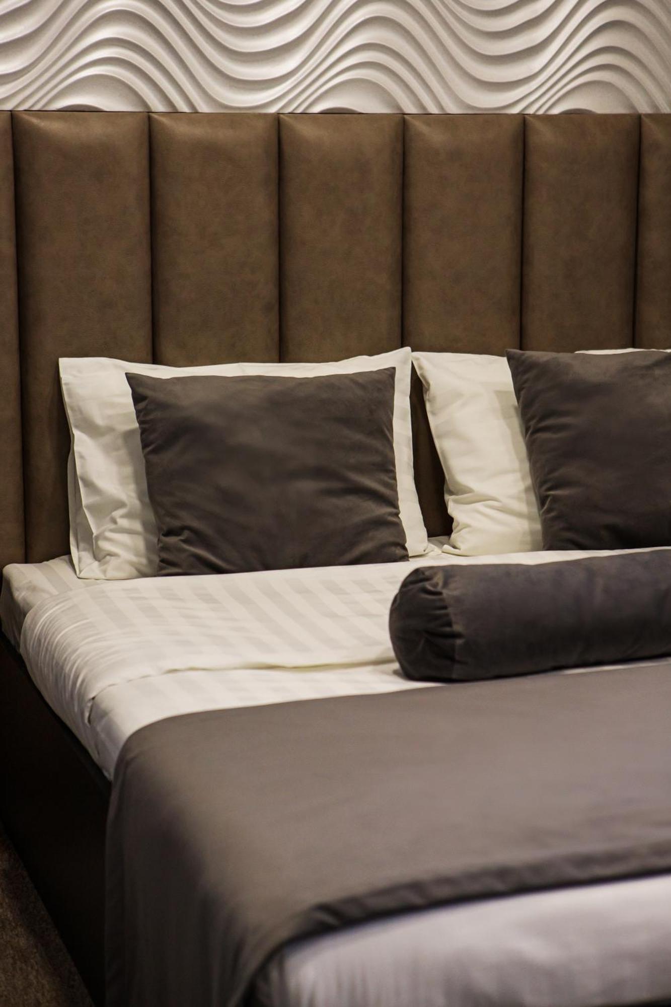 Port Plaza Evn Hotel P'arak'ar Kültér fotó