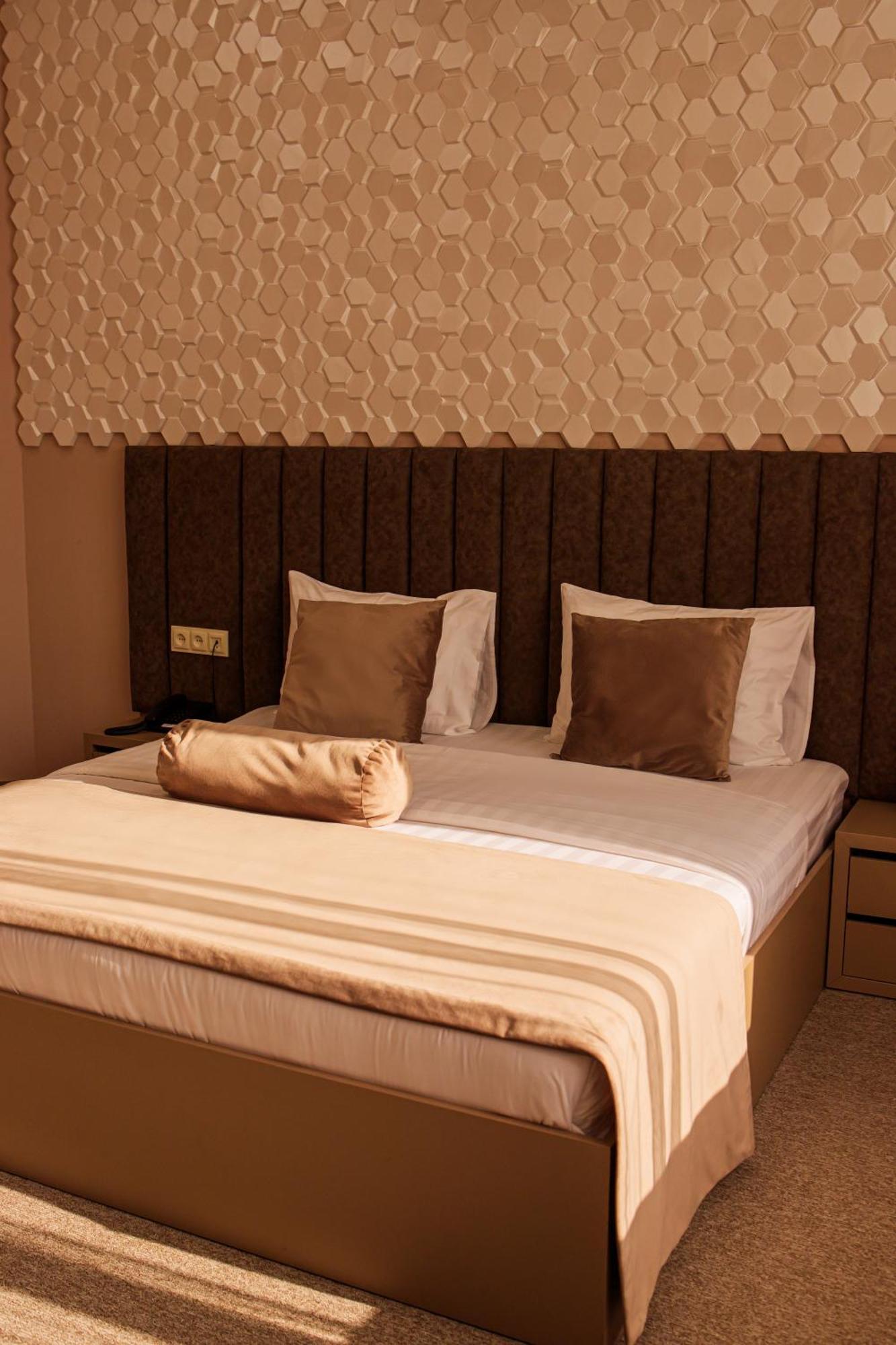 Port Plaza Evn Hotel P'arak'ar Kültér fotó