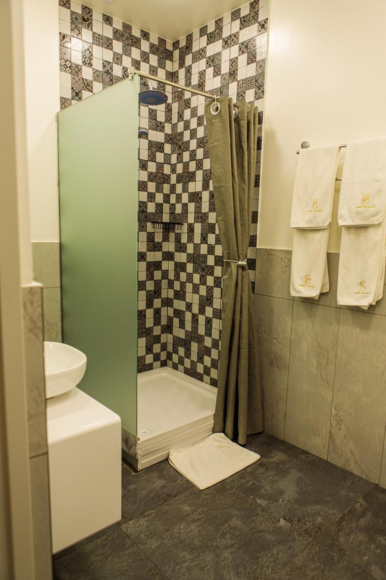 Port Plaza Evn Hotel P'arak'ar Kültér fotó